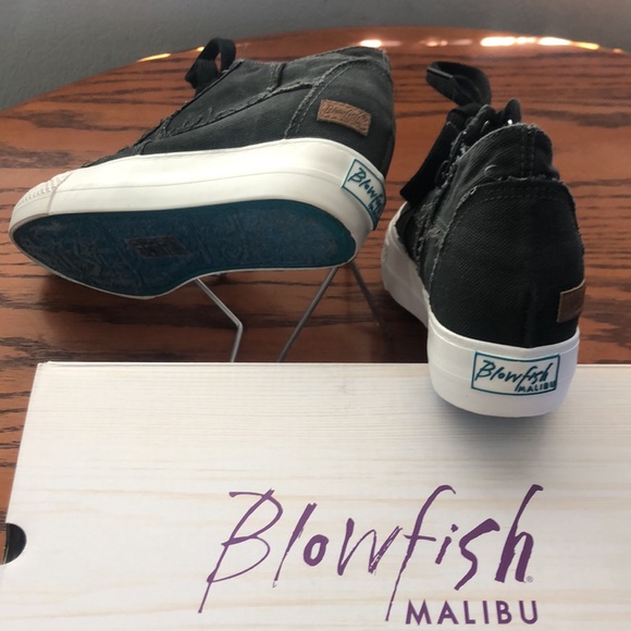 Shoes - Picture 6 of 6